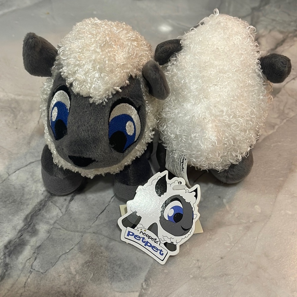 NWT Neopets plushie Babaa